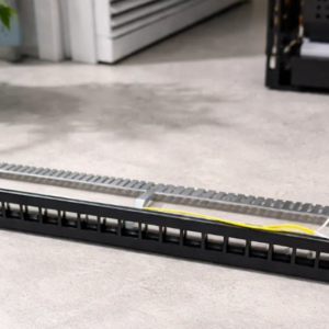 PACHERA DESCARGADA FTP CAT 6A BLINDADA 19" REGUVOLT