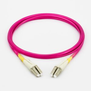 LAN - Patchcord FO MM OM4 LC-UPC/LC-UPC 2 metros Duplex Magenta Hellermann